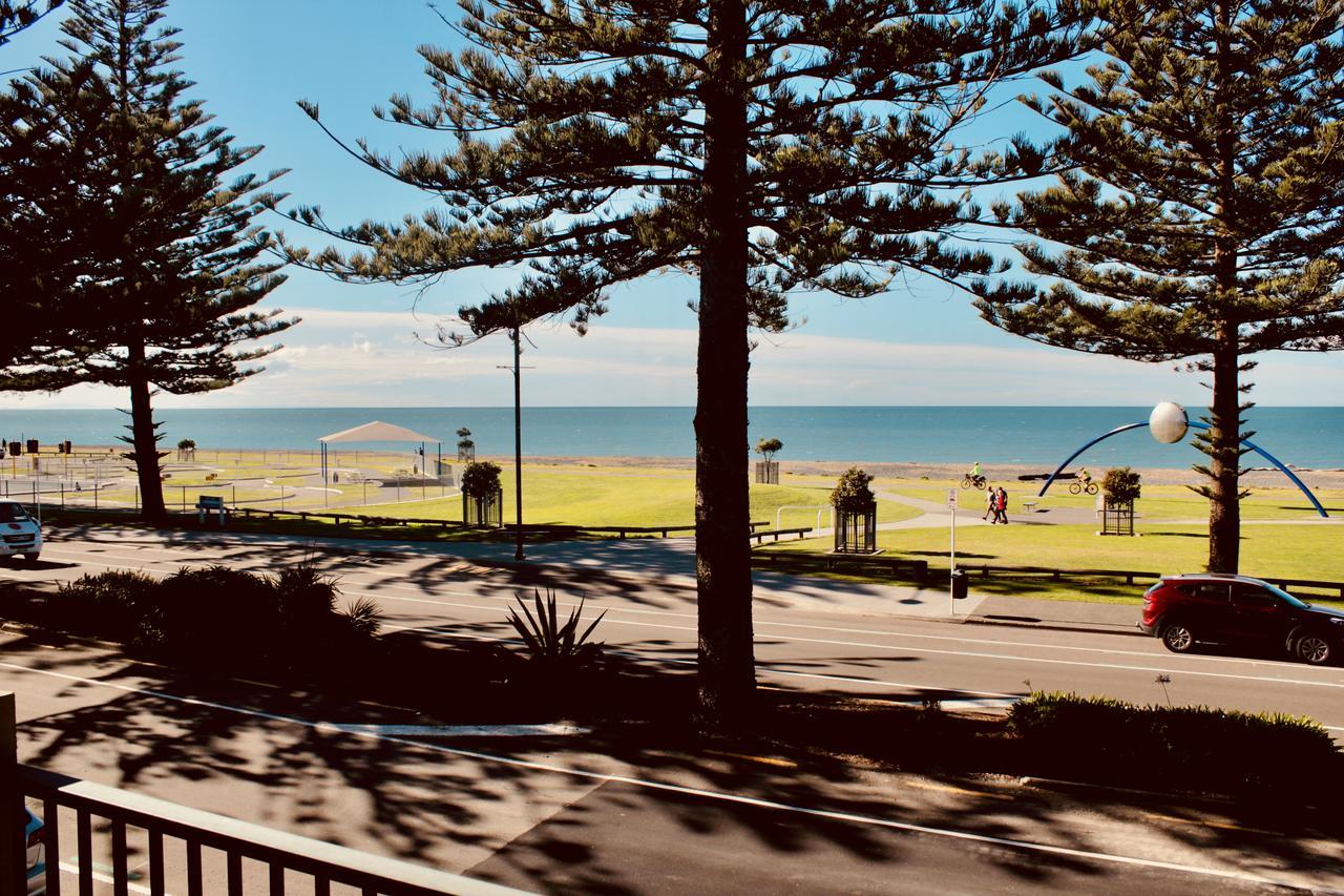 Hotel The Nautilus Napier Exterior foto View of the beach from the hotel